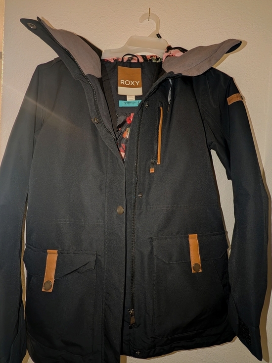 Roxy Jackets & Blazers - Roxy Women's Black Insulated Snowboarding Parka Used Only Once